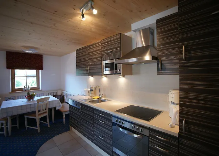 瑟尔多福公寓 *